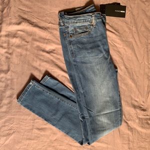 So dip high rise jeans